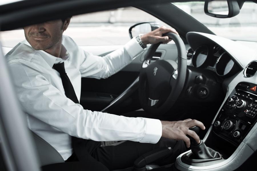  Peugeot RCZ 2009 года  (фото 4 из 100)